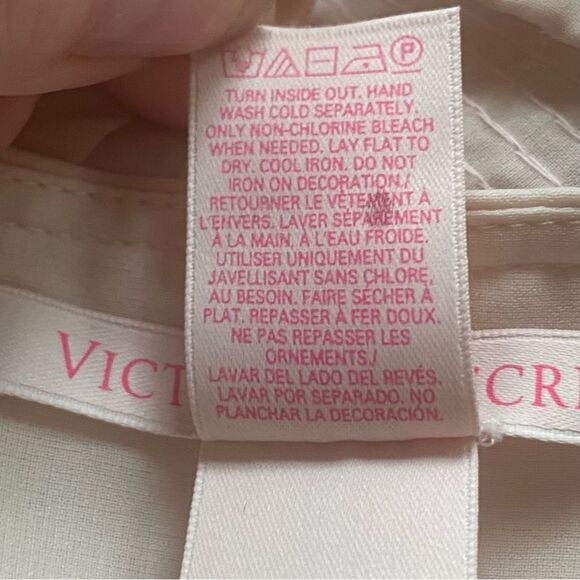 Victoria's Secret Pale Pink Semi Sheer Sequined High Neck Sleeveless Top Size M - Picture 4 of 13